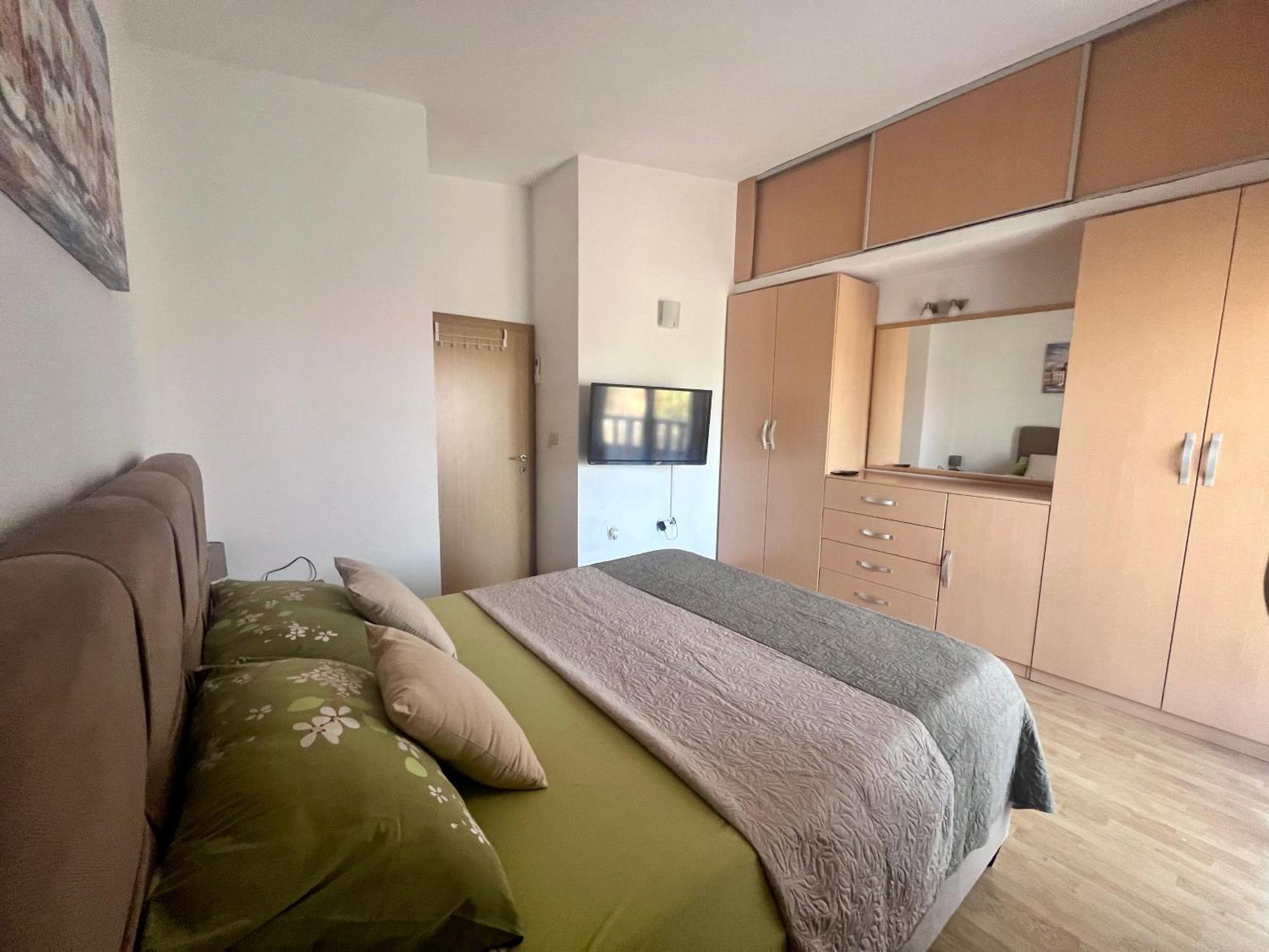 Apartment “snjezana” Marina