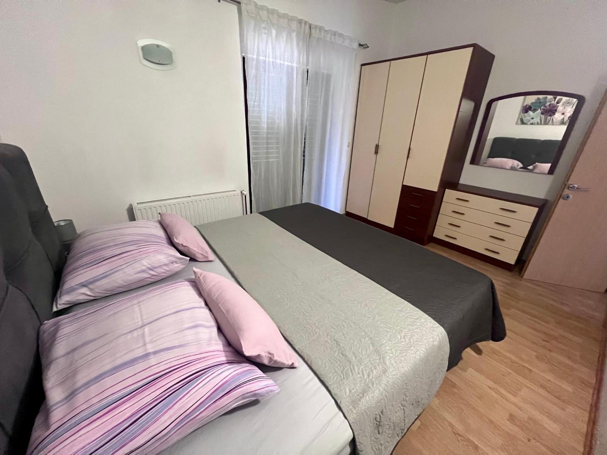 Apartment “snjezana” Marina